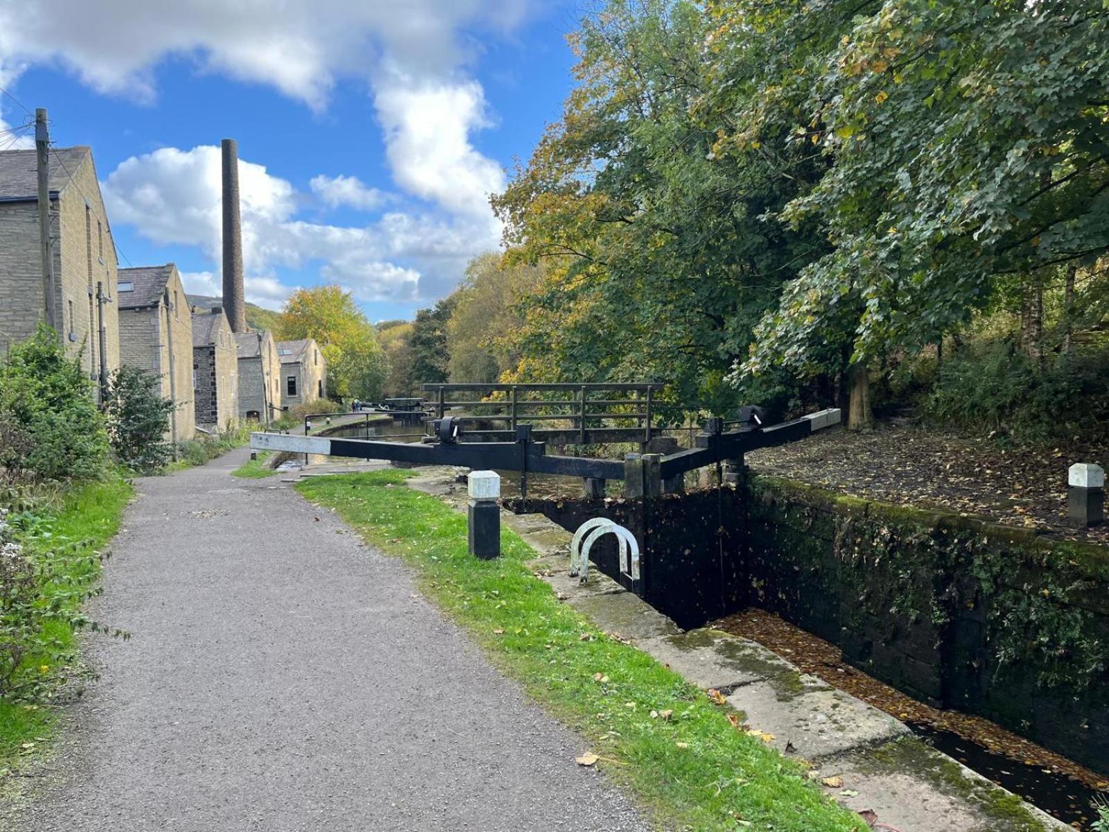 Woodland View By The Canal Hebden Bridge Eksteriør billede